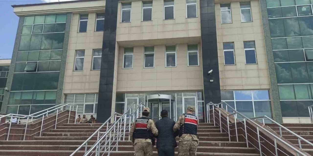 Kars’ta 4 yıl hapis cezası bulunan kişi yakalandı