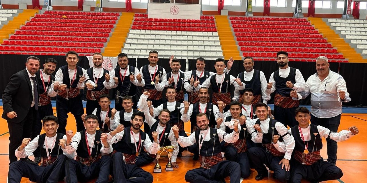 Halk oyunları yarışmasında Erzincangücü Spor Kulübü şampiyon oldu