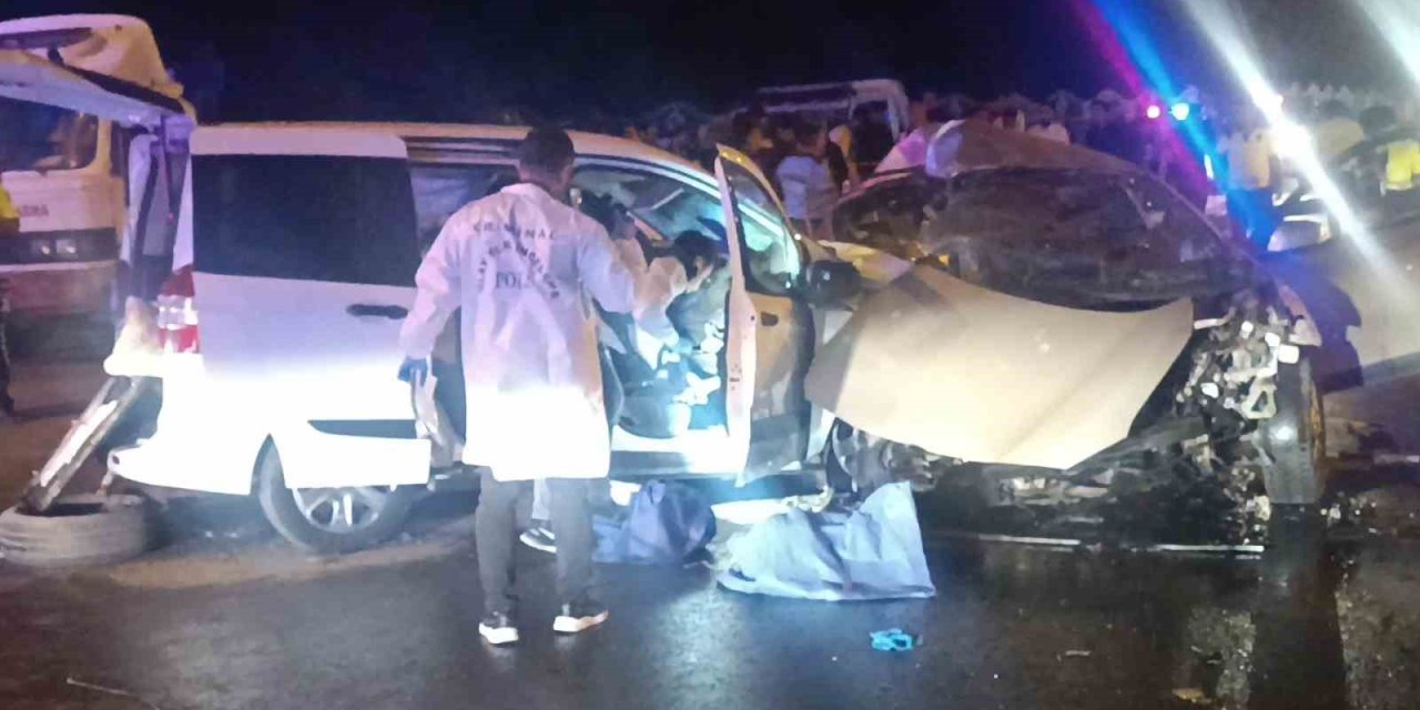 Antep’te 5 kişinin öldüğü feci kaza kamerada