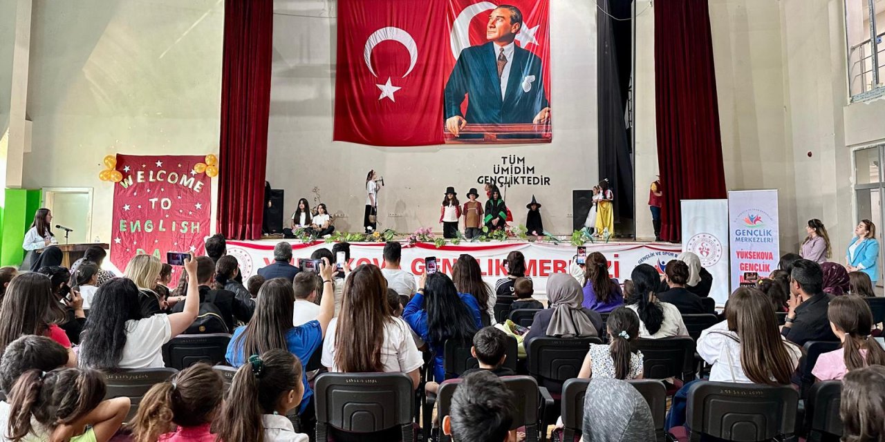 Yüksekova Gençlik Merkezi’nde renkli İngilizce etkinliği