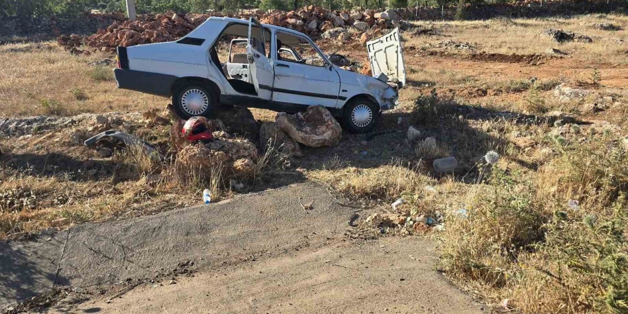Motosiklet ile manevra yapan toros şarampole yuvarlandı: 5 yaralı