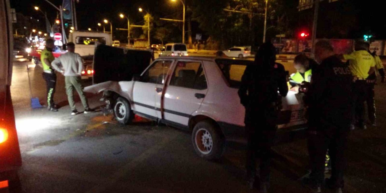 Malatya’da iki aracın karıştığı kazada 4 kişi yaralandı