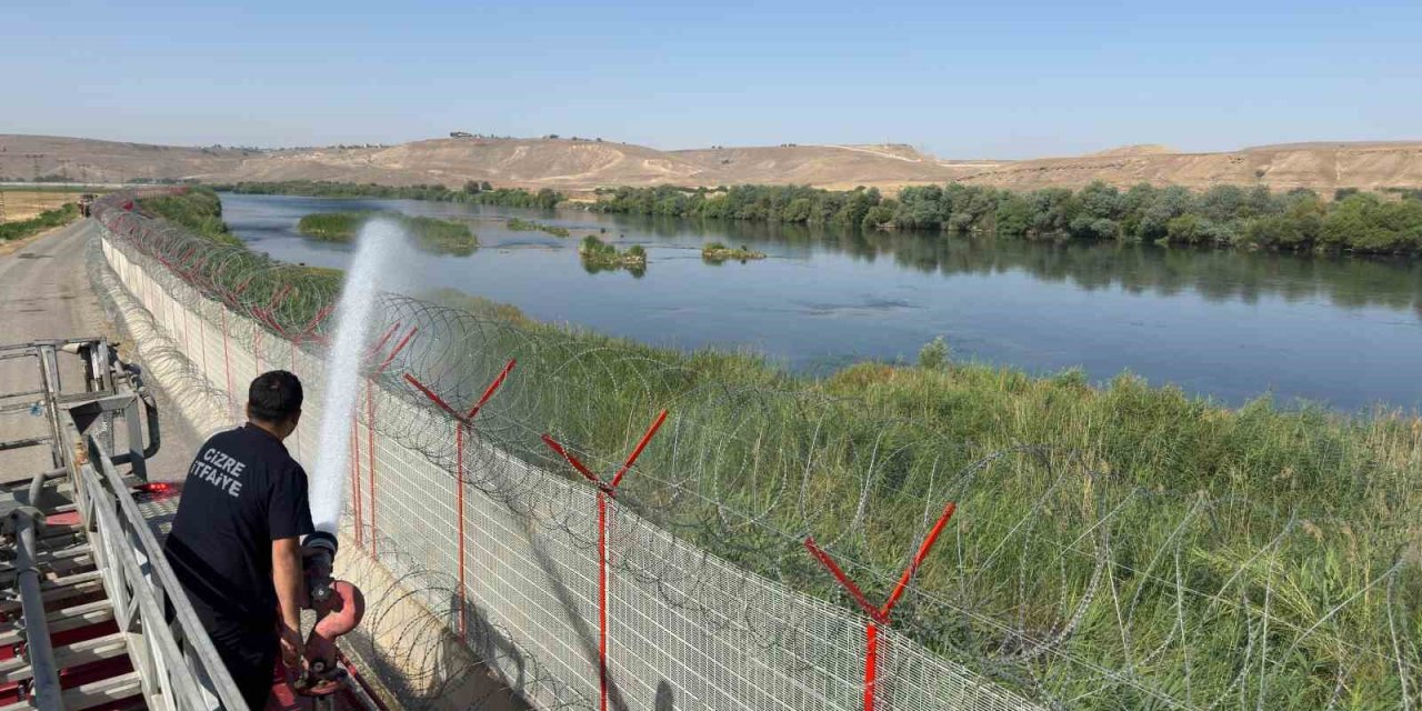 Şırnak'ta anız yangını büyümeden söndürüldü