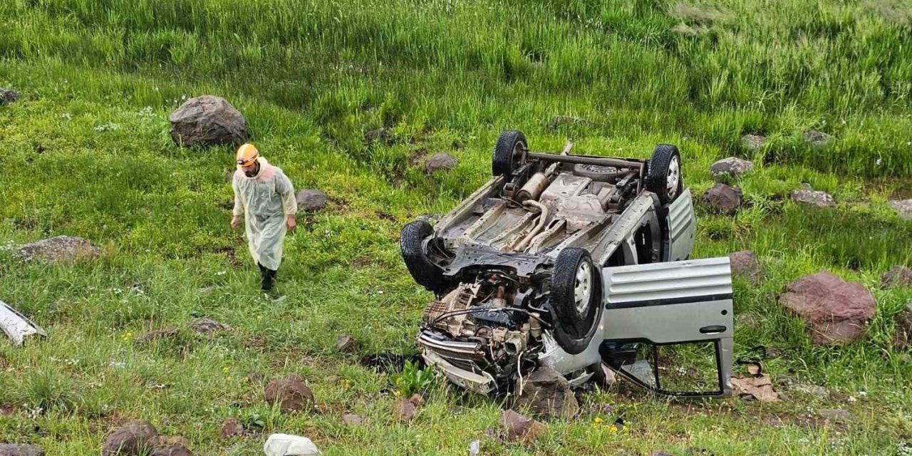 Varto’da tır, hafif ticari araç ile çarpıştı: 1 ağır yaralı
