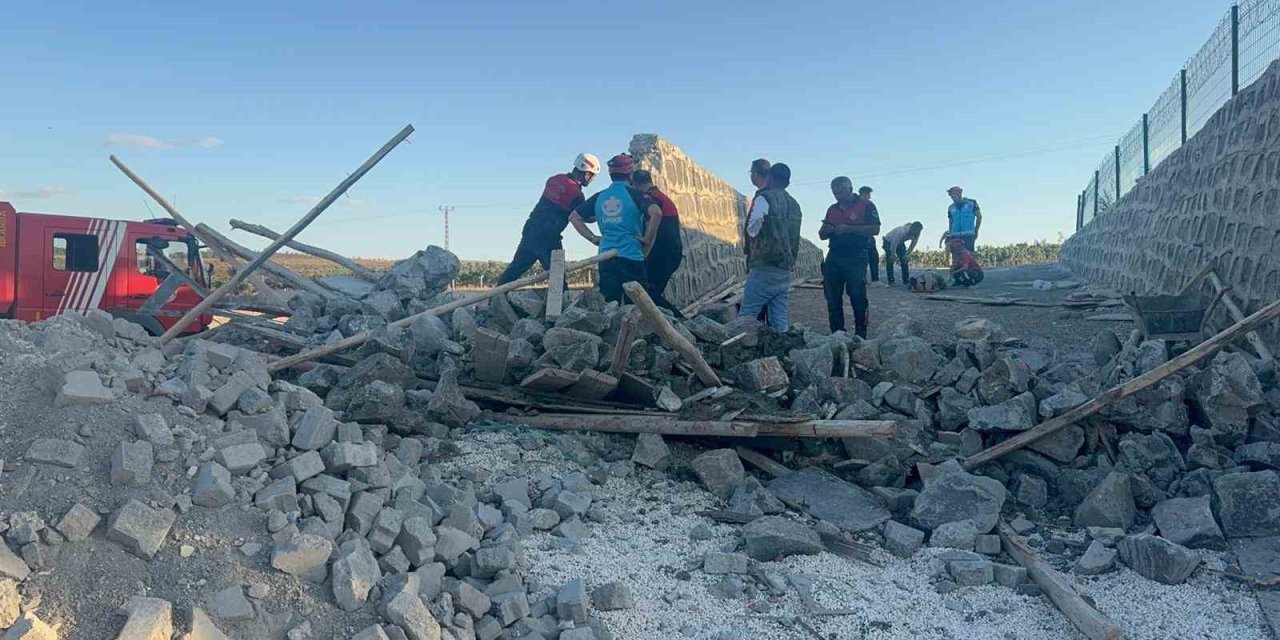 Bozova'da çöken istinat duvarının altında kalan 4 işçi yaralandı