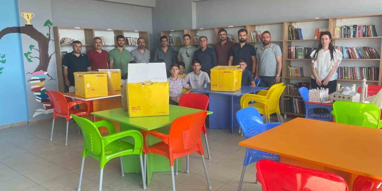 Kahta: Kardeş köy okuluna kütüphane desteği