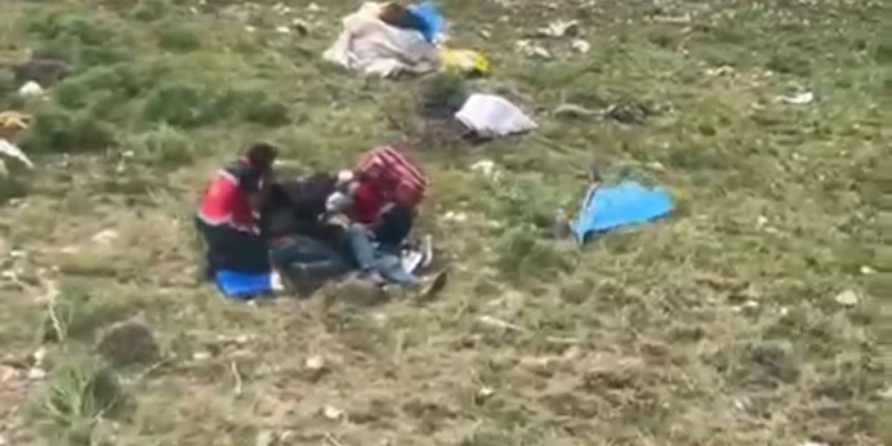 Gevaş'ta dağda bayılan çoban helikopterle kurtarıldı