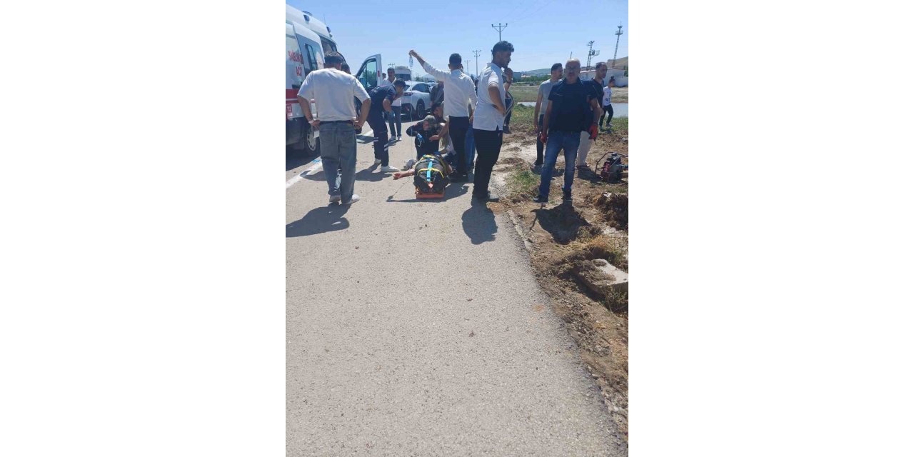 Elazığ’da otomobil şarampole uçtu: 4 kişi yaralandı