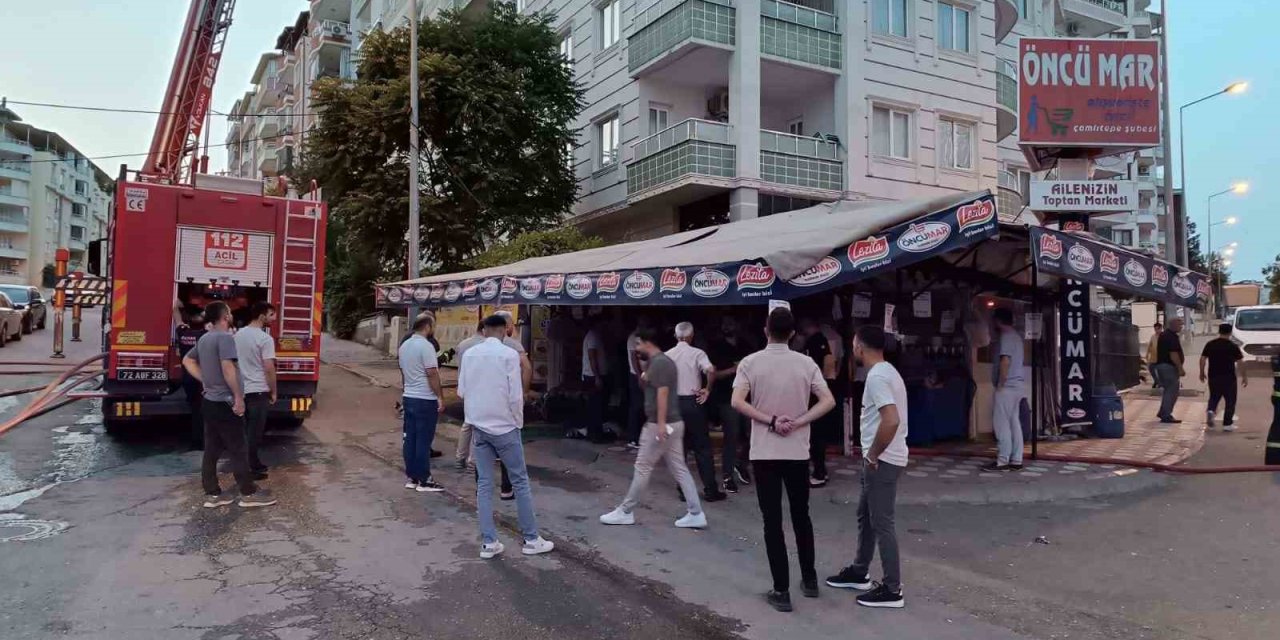 Batman’da market yangını paniğe neden oldu: 5 şahıs kurtarıldı