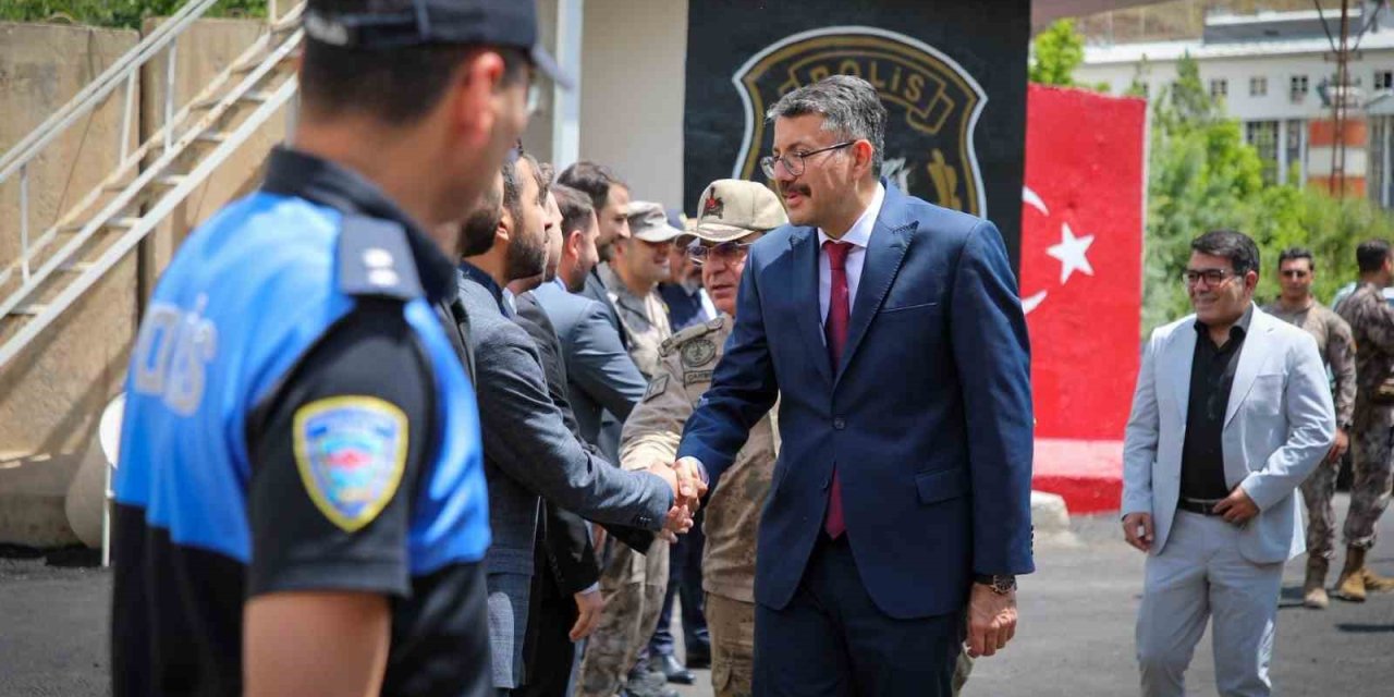 Vali Çelik’ten güvenlik güçlerine bayram ziyareti