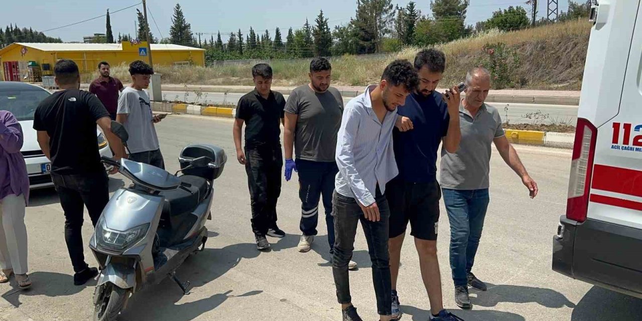 Motosiklet devrildi iki kişi yaralandı