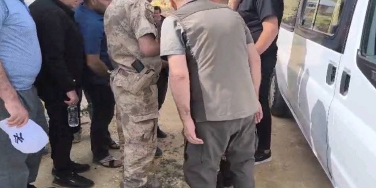 Gürpınar'da yaban keçisi avlayan şahıs yakalandı