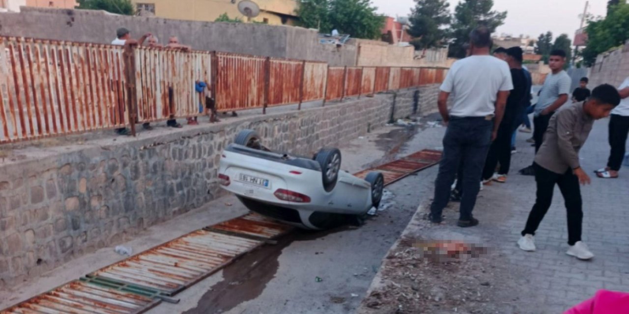 Çocukların el frenini indirdiği araç tahliye kanalına uçtu