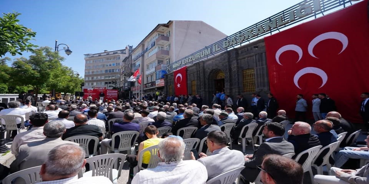 MHP’de bayramlaşma programına  ilgi