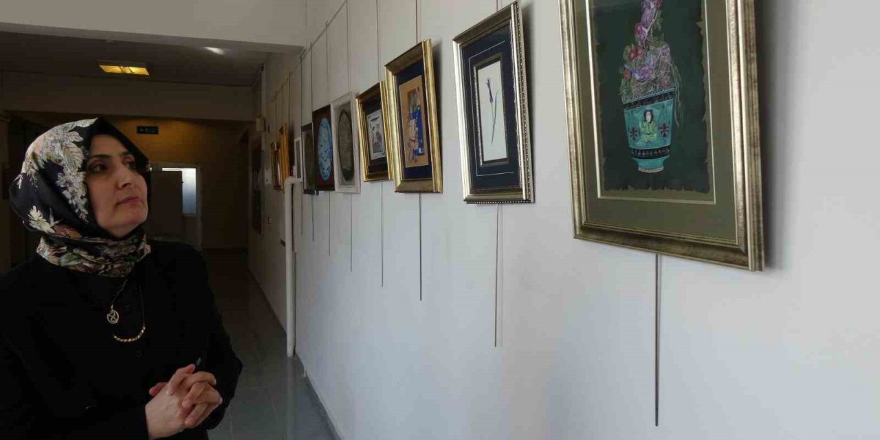 Hayalindeki sergiyi 49 yaşında açtı