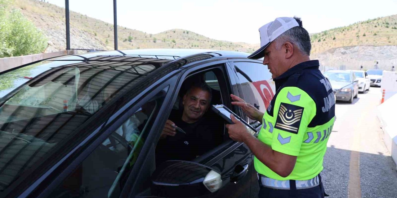 Elazığ’da jandarma ekiplerinden bayram denetimi
