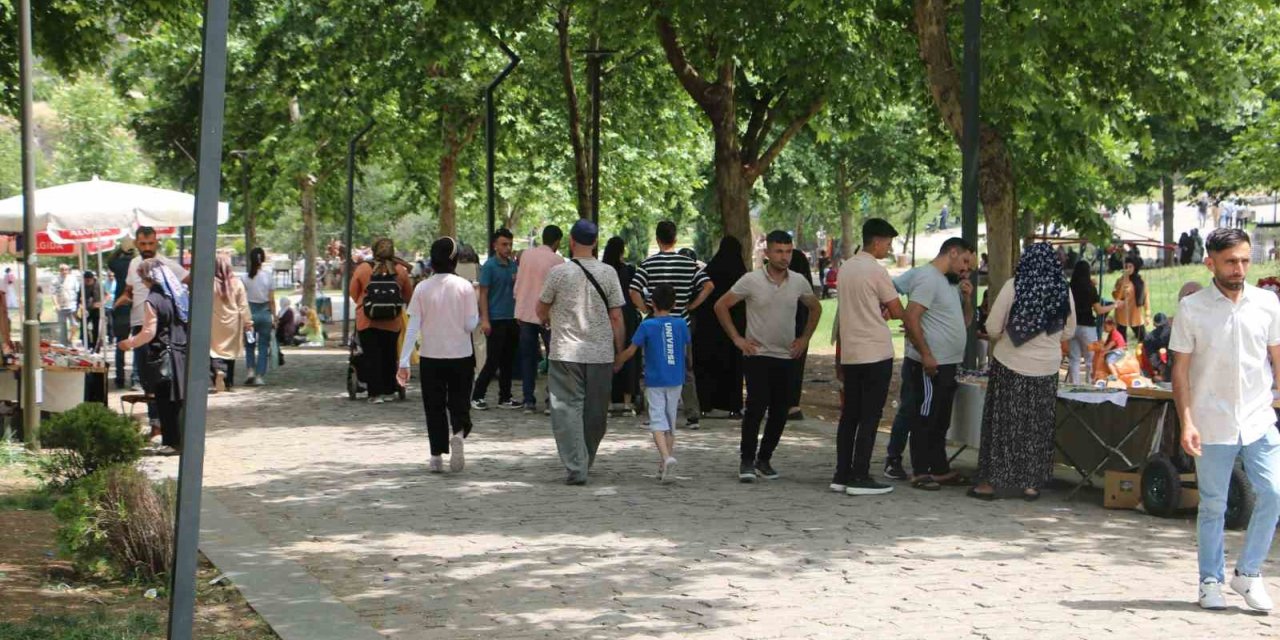 Diyarbakır’ın turistik mekanlarında bayram yoğunluğu yaşandı