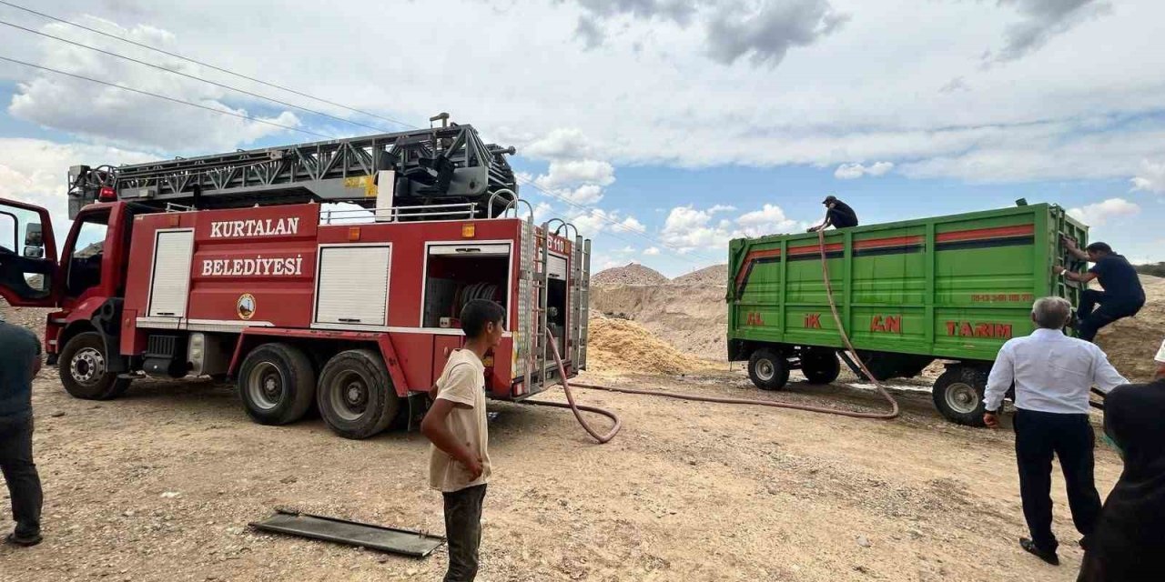 Siirt’te biçerdöverden sıçrayan kıvılcım yangına sebep oldu