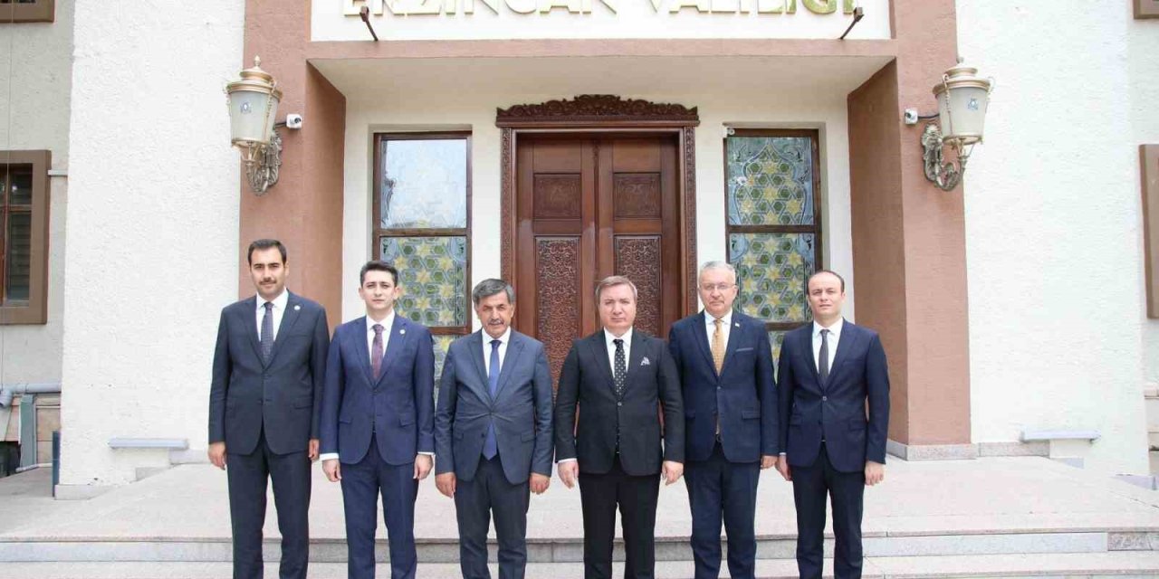 Vali Aydoğdu, başka illere atamaları yapılan kaymakamları makamında kabul etti