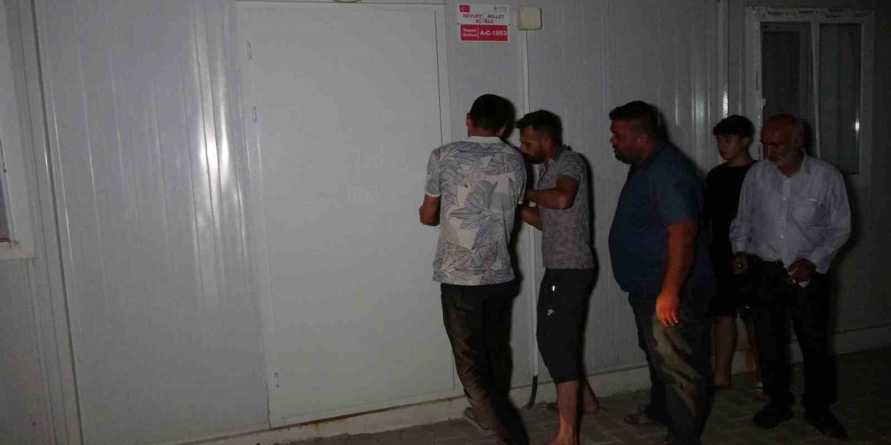 Konteynerden gelen kötü koku panik yarattı