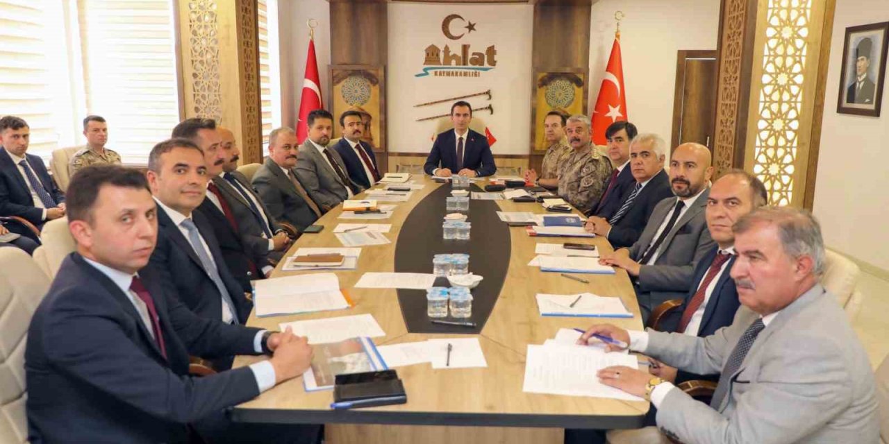 Ahlat’ta 1071 Ahlat-Malazgirt Zaferi kutlamaları hazırlık toplantısı yapıldı