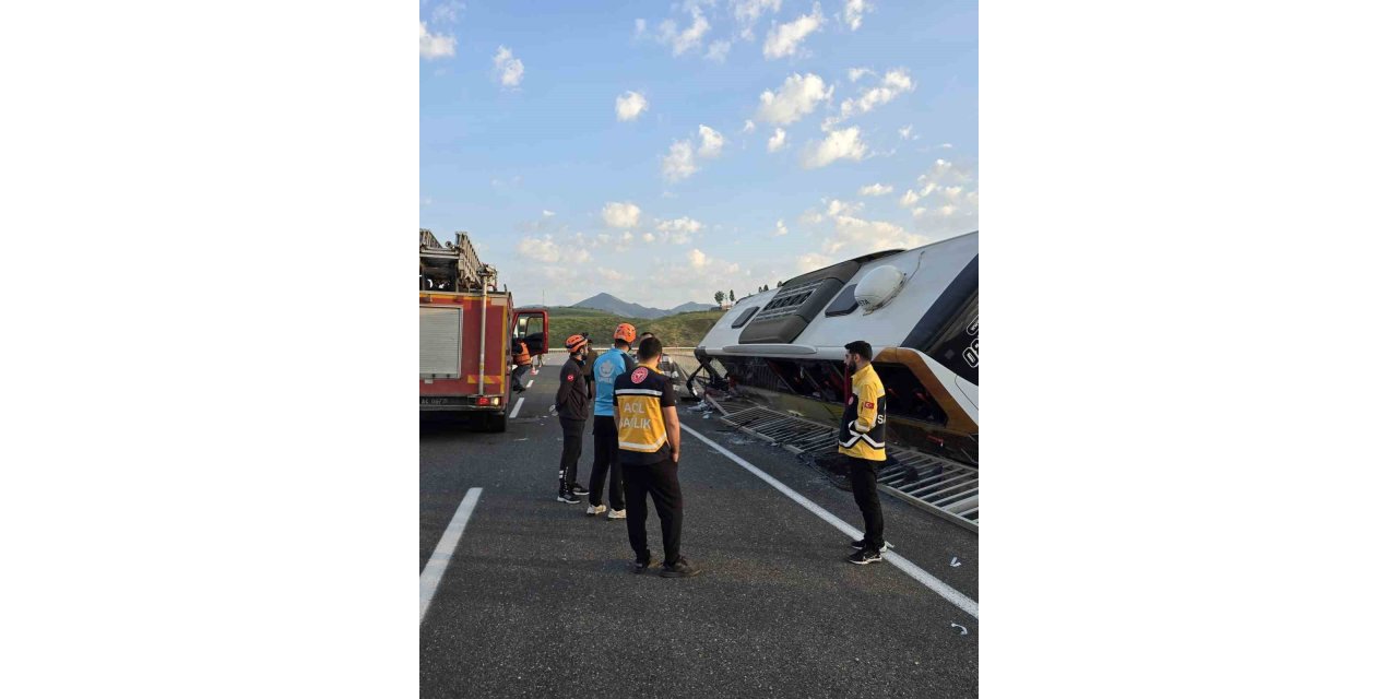 Bingöl’de yolcu otobüsü devrildi: 3 kişi yaralandı