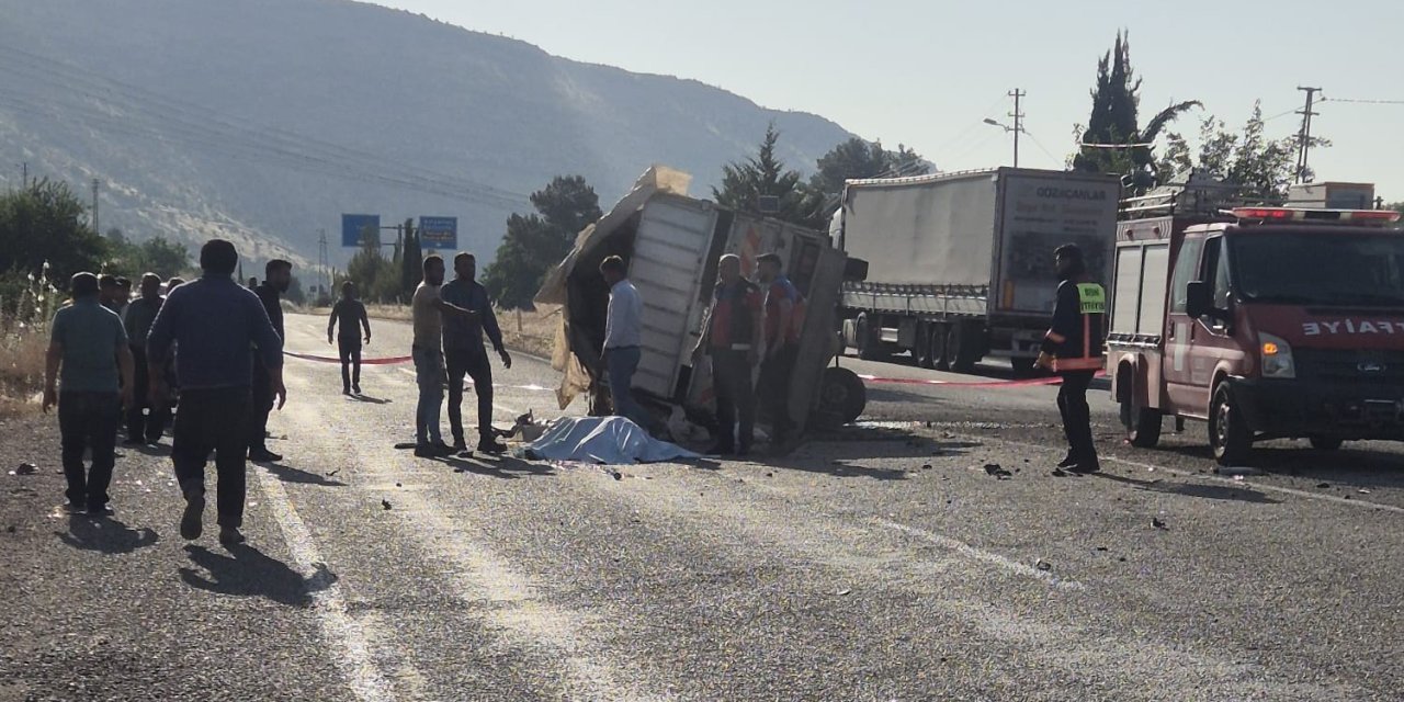 Otomobil ile kamyonet çarpıştı: 1 kişi öldü