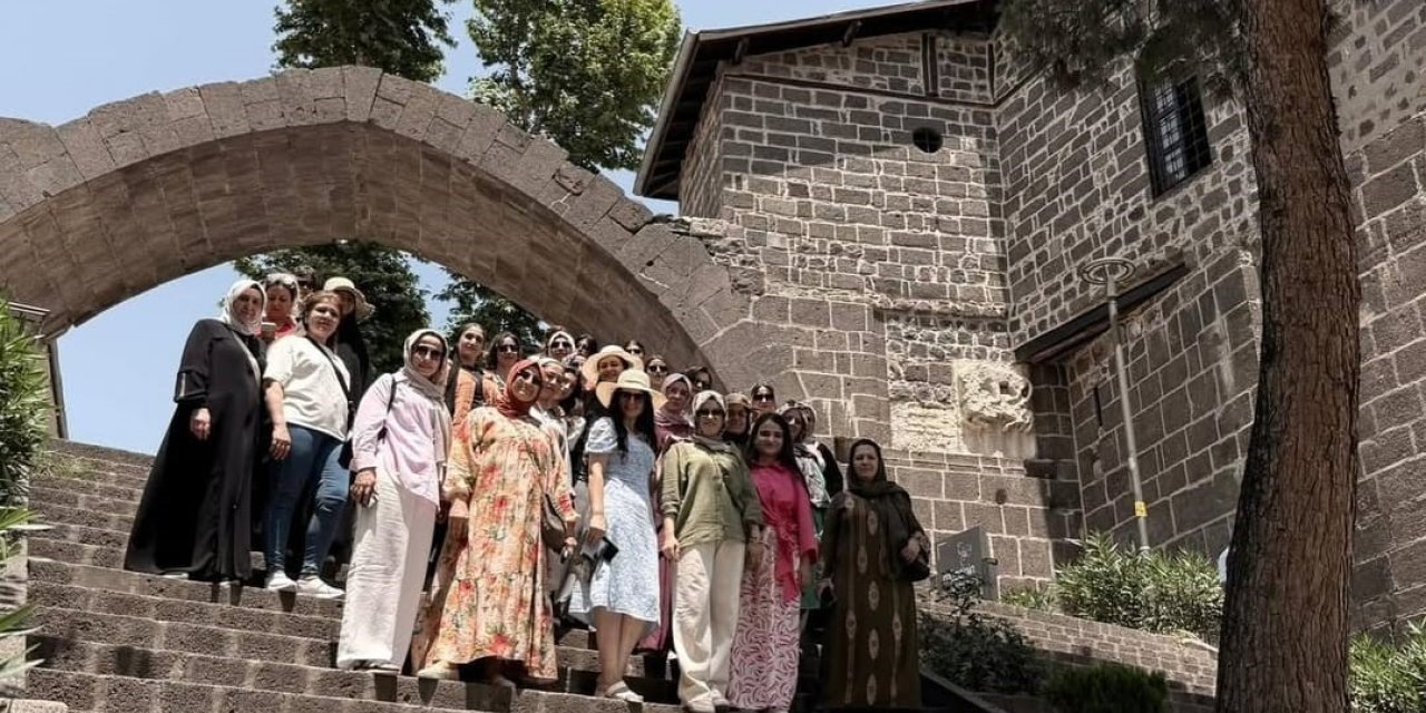 Cizreli Kadınlar Diyarbakır ve Mardin’i gezdi