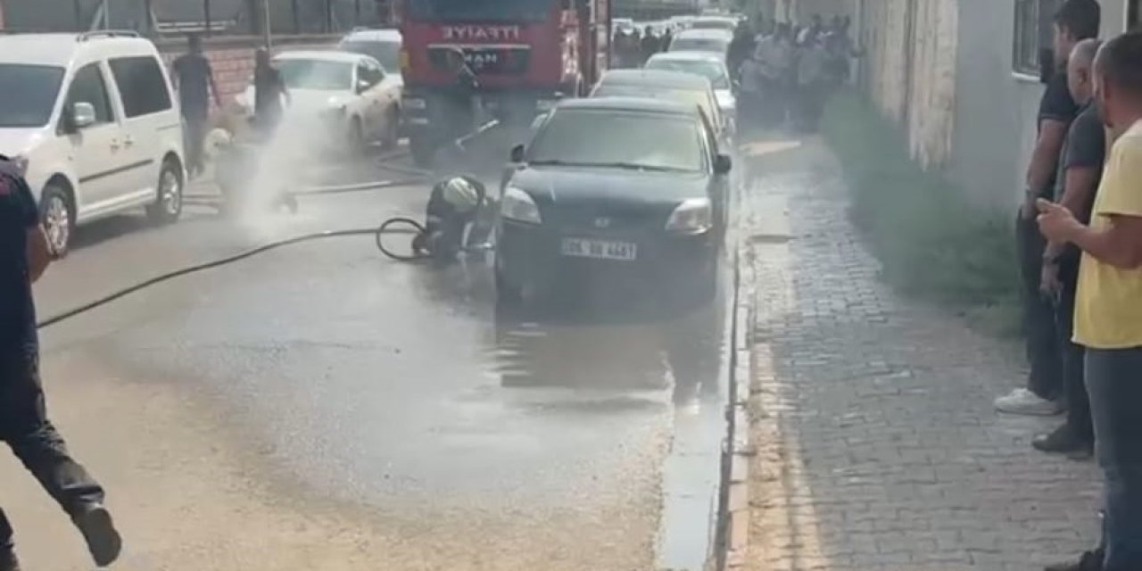 Batman’da park halindeki otomobil alev aldı