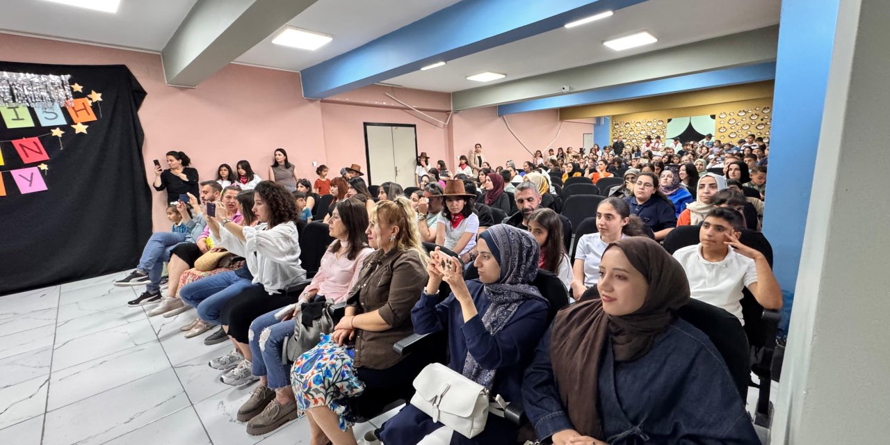 Yüksekova 50. Yıl İlköğretim Okulu’nda yıl sonu İngilizce etkinliği