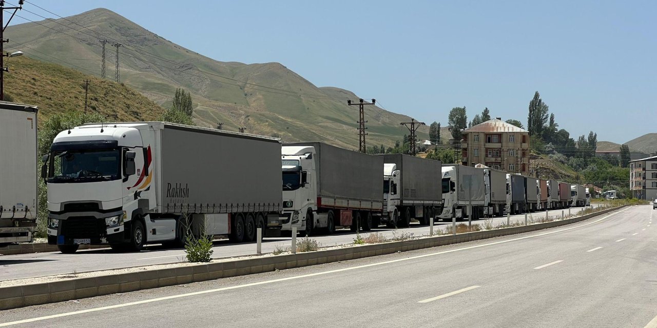 Esendere Sınır Kapısı’nda geçişler durma noktasında