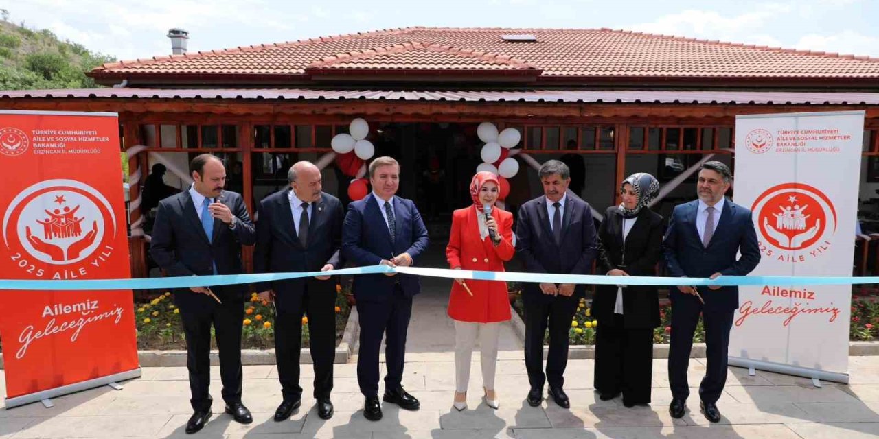 Erzincan'da Hünerli Eller Kadın Kooperatifi yeni hizmet binası açıldı