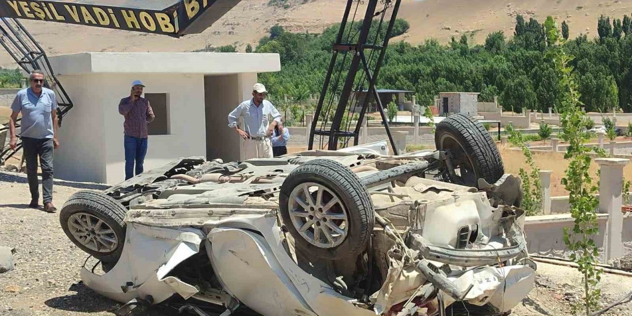 Mardin’de kontrolden çıkan otomobil şarampole yuvarlandı