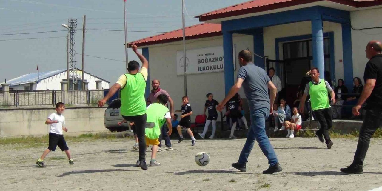 Kars’ta ’Babalar Günü’ kutlandı