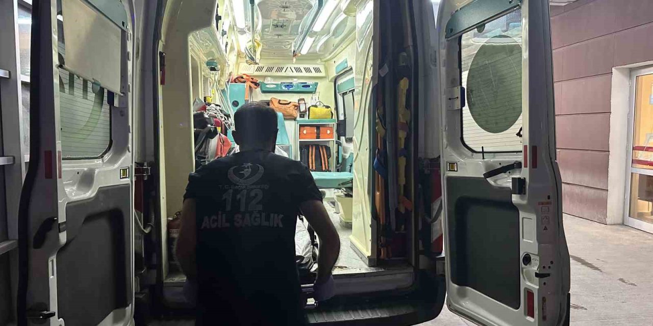 Adıyaman'da duran araca çarpan motosiklet sürücüsü yaralandı