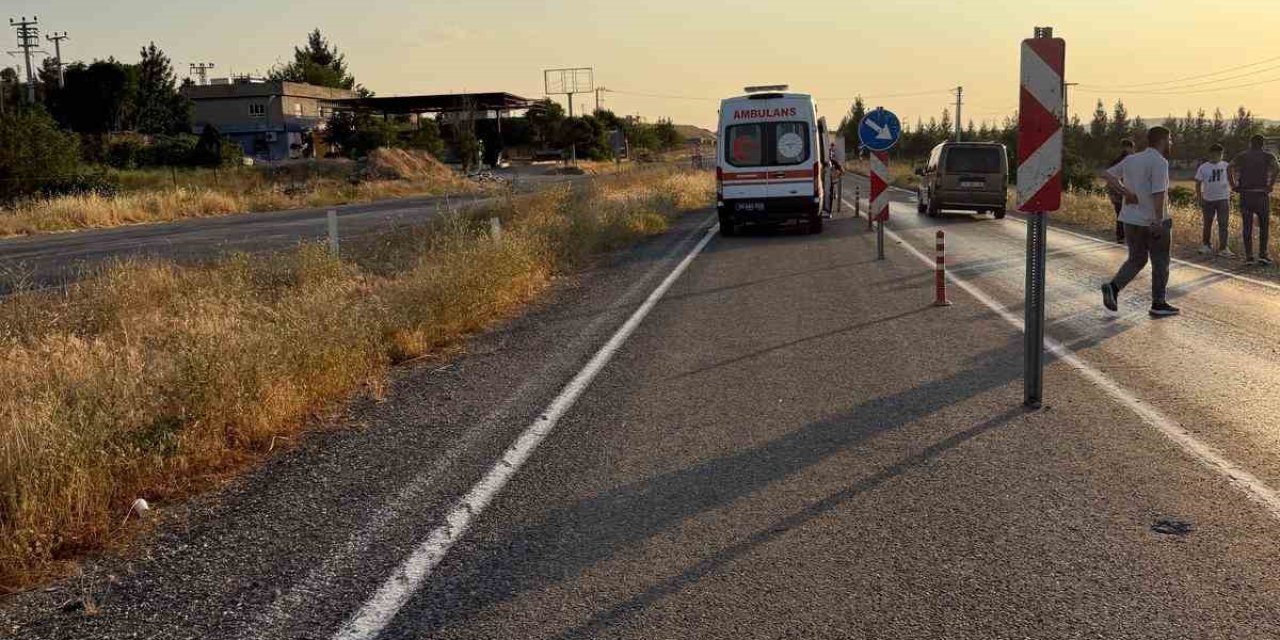 Kurtalan'da otomobil şarampole devrildi: 4 yaralı
