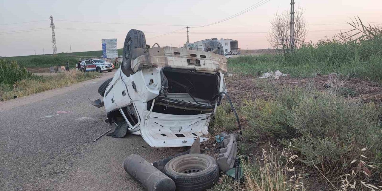 Diyarbakır’da otomobil devrildi