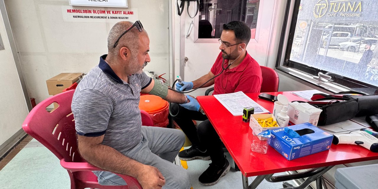 Kızılay’dan Yüksekova’da kan bağışı kampanyası