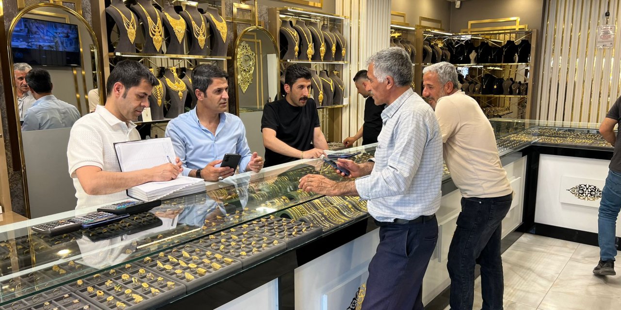 İsrail-İran gerilimi altın fiyatlarını uçurdu: Yüksekova’da düğün maliyetleri katlandı