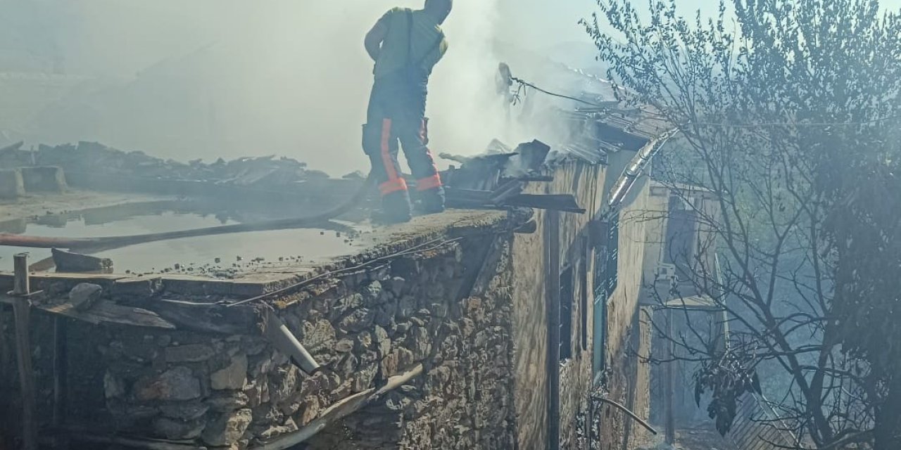Malatya’da örtü yangını