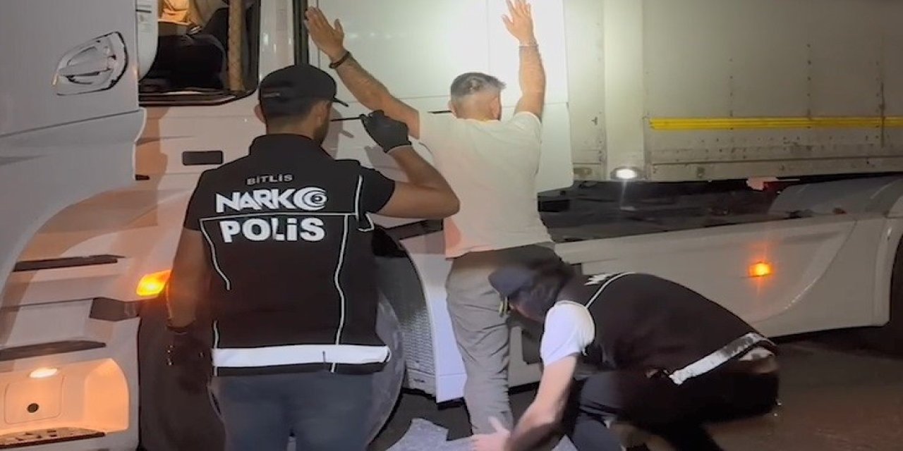 Salça içinde uyuşturucu yakalandı