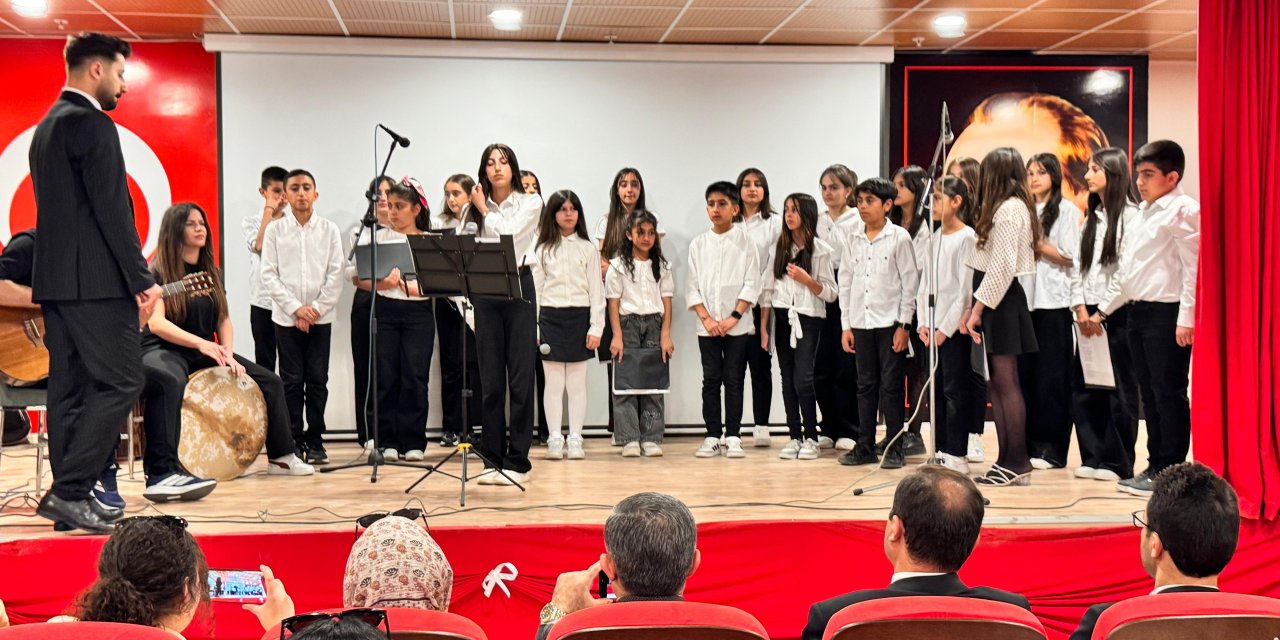 Yüksekova Kız Anadolu İmam Hatip Lisesi’nden müzik etkinliği