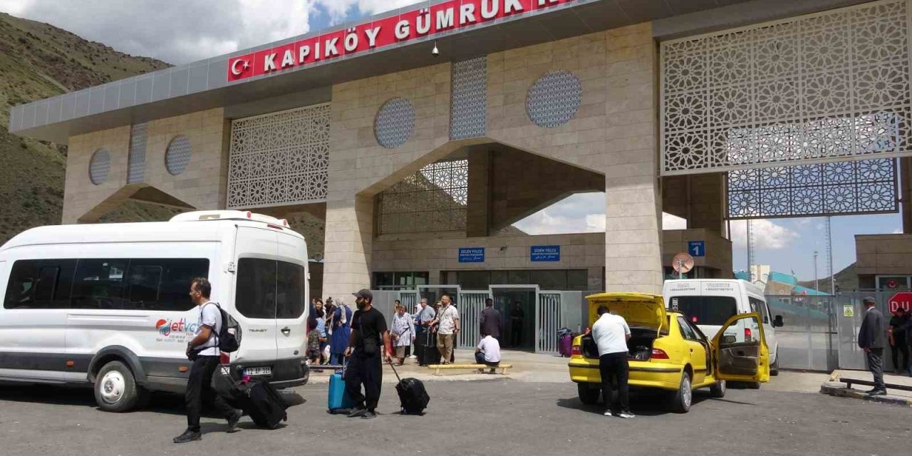 İran-İsrail çatışmalarının 6’ncı gününde Van'da sınır kapısında yoğunluk azaldı