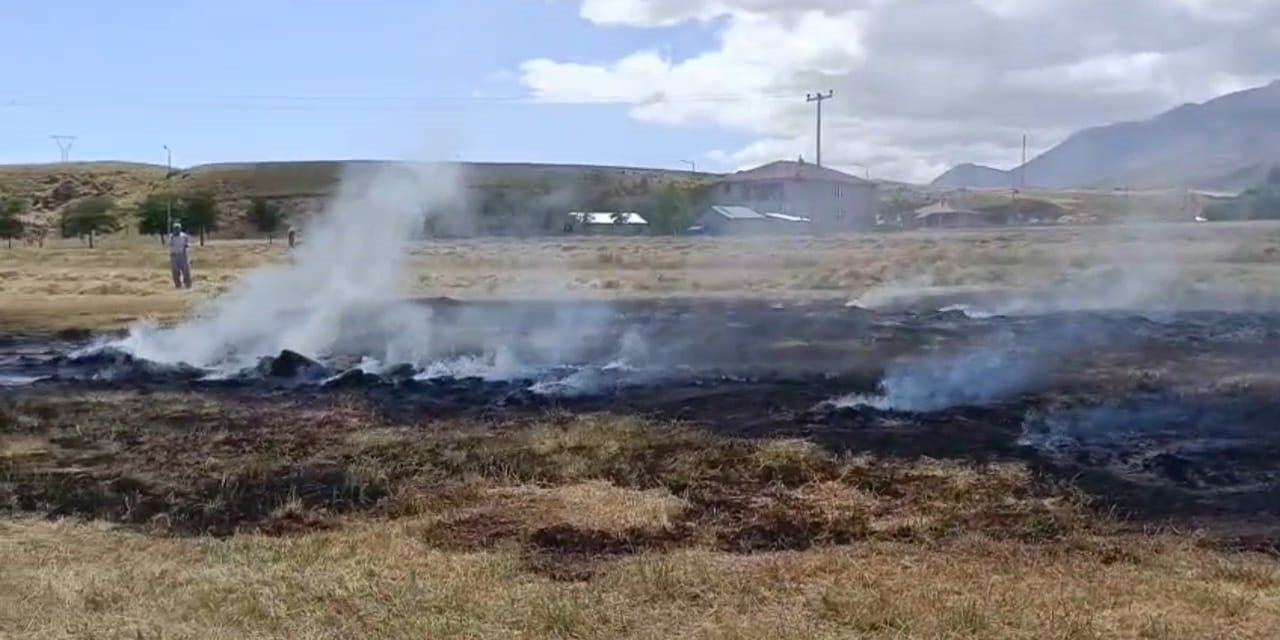 Adilcevaz’da bahçe yangını