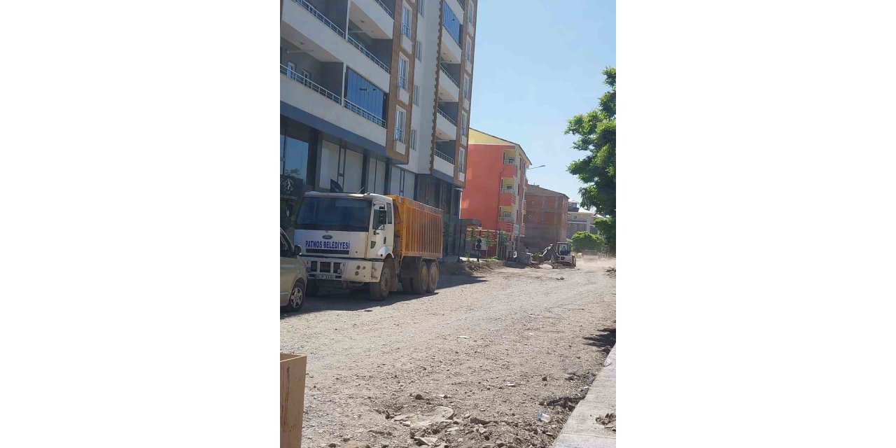 Patnos Belediyesi yol çalışmalarına devam ediyor