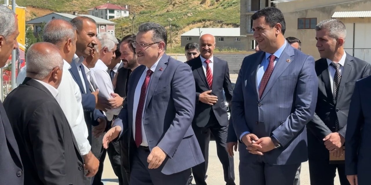 Trabzon Büyükşehir Belediye Başkanı Genç, Yüksekova’daydı
