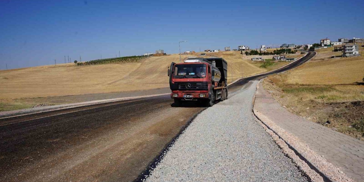 Kahta’da yol yapım ve asfaltlama çalışmaları hız kazandı