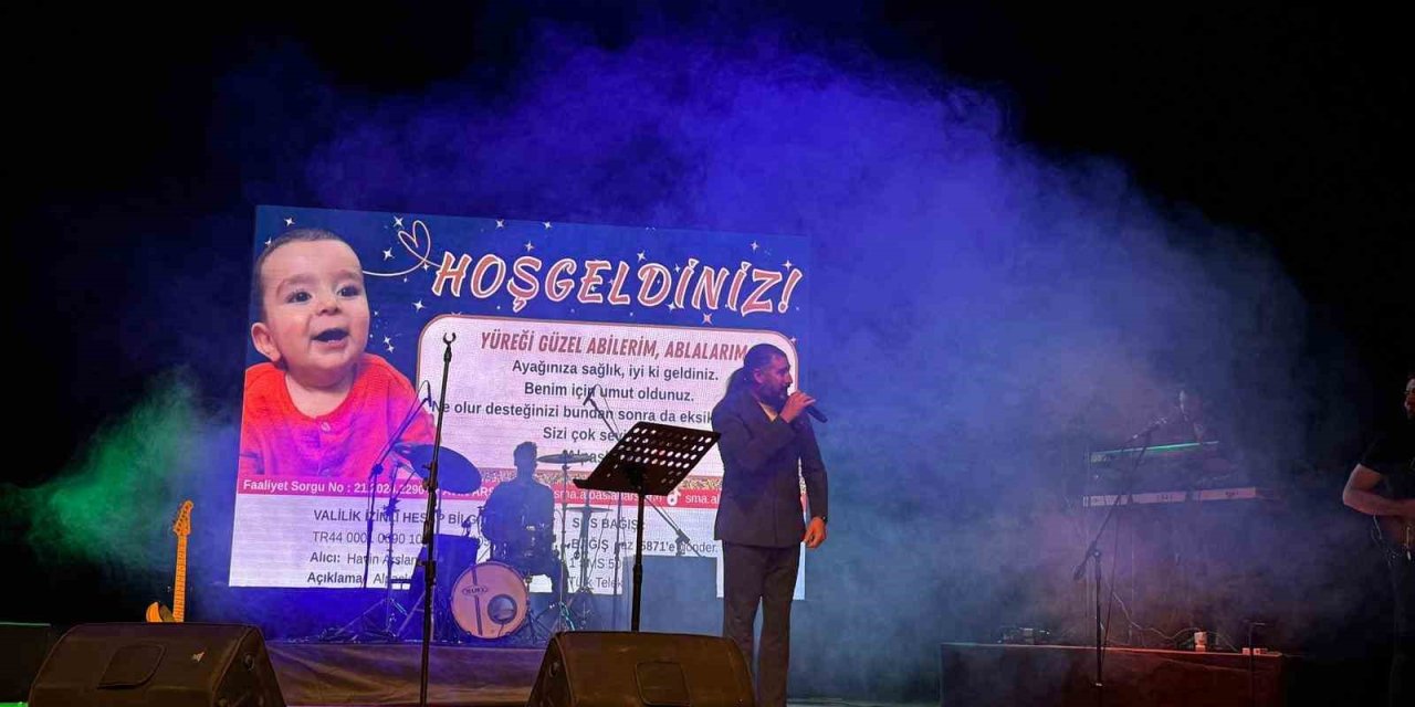 Sanatçı Ferhat Üngür, Alpaslan bebek yararına konser verdi