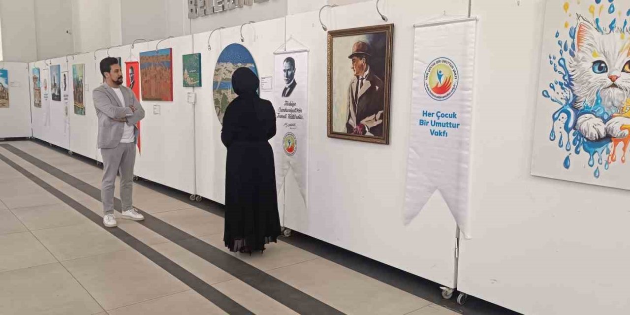 Van'da kimsesiz çocuklar yararına sergi