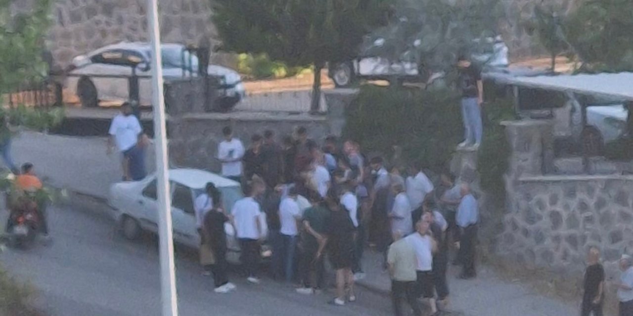 Antep’te sokak ortasında 2 kardeşe silahlı saldırı
